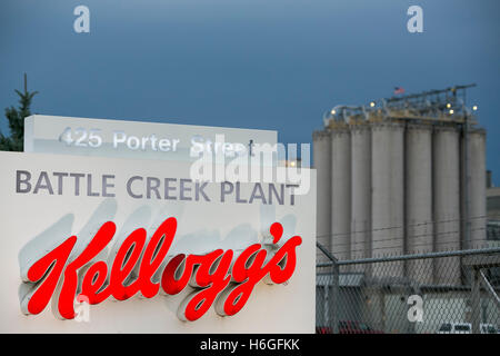 Ein Logo Zeichen außerhalb der Kellogg Battle Creek Werk in Battle Creek, Michigan am 16. Oktober 2016. Stockfoto