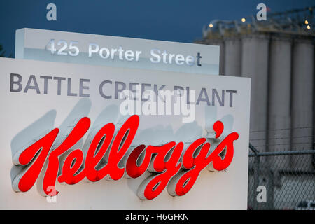 Ein Logo Zeichen außerhalb der Kellogg Battle Creek Werk in Battle Creek, Michigan am 16. Oktober 2016. Stockfoto