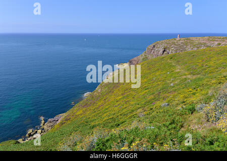 Felsige Küste von Cap Fréhel, einer Halbinsel im Côtes-d ' Armor Bretagne im Nordwesten Frankreichs Stockfoto