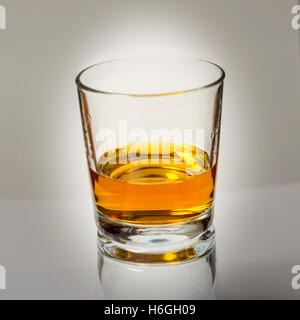 Whisky im Glas Stockfoto