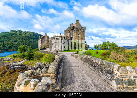 Eilean Donan Island, Vereinigtes Königreich - 20. August 2014: The Eilean Donan castle in Schottland. Stockfoto