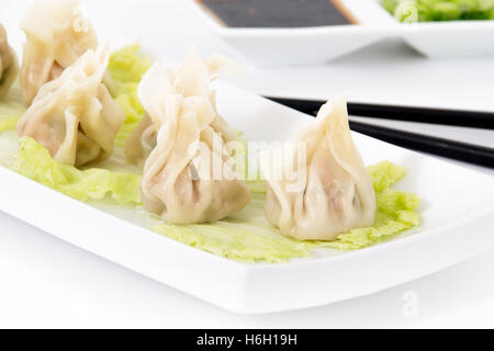 Gedämpfte Kartoffelknödel auf Platte closeup Stockfoto