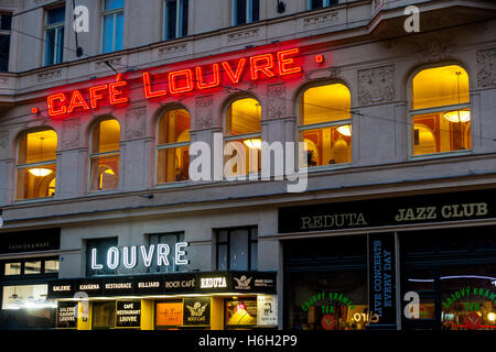 Café Louvre Prager Lichter auf Narodni Trida Straße, Prag Cafe Louvre Tschechische Republik Stockfoto