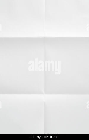 Strukturierte Blatt Papier gefaltet in sechs. Weißem Hintergrund oder Textur Stockfoto