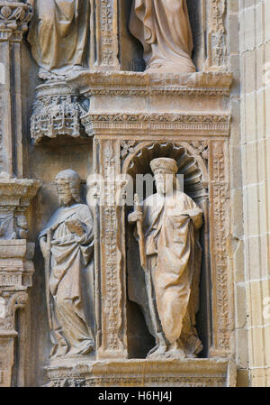 16. Jahrhundert Principal Tor an der Kirche Santo Tomás in Haro, La Rioja, Spanien - Statuen der Apostel Stockfoto