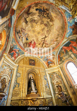 Innenraum der Capilla De La Soledad (1735) oder Kapelle der Einsamkeit in der Kirche des Heiligen Thomas in Haro, La Rioja, Spanien. Stockfoto