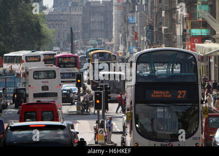 Staus in Edinburgh Princes Street zeigt Stockfoto