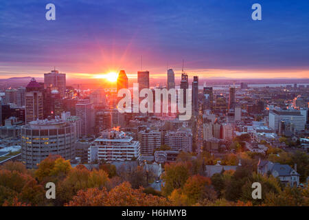 Innenstadt von Montreal bei Sonnenschein im Herbst Stockfoto
