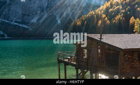 Pragser Wildsee/Lago di Prags oder Pragser Wildsee in der Nähe von Toblach/Toblach in den Dolomiten - Südtirol/Alto Adige - Italien Stockfoto