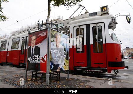 Wien, Österreich. 29. Okt. Neue Posterkampagne des grünen Kandidaten Alexander van der Bellen zur Bundespräsidentschaftswahl am 4. Dezember in Österreich. Kredit: Franz Perc/Alamy Live News Stockfoto