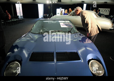 Alexandra Palace, London. 29. Oktober 2016 - 1971 Lamborghini Miura P400 S UK ' SV. Neu an Sir Rod Stewart geliefert. In der Auktion. Der Supersportwagen wird geschätzt, um zwischen £800 k bis 900 k £ zu holen. Bildnachweis: Dinendra Haria/Alamy Live-Nachrichten Stockfoto