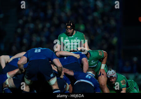 RDS Arena, Dublin, Irland. 29. Oktober 2016. Guinness-Pro12-Rugby. Leinster und Connacht. John Muldoon (Connacht) bereitet sich auf der Rückseite der Scrum. Bildnachweis: Aktion Plus Sport/Alamy Live-Nachrichten Stockfoto