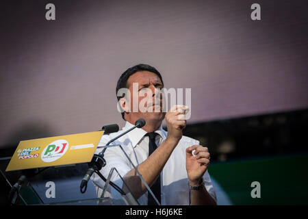 Rom, Italien. 29. Oktober 2016. Italien Rom 29. Oktober 2016, Piazza Del Popolo nationale Demonstration zur Unterstützung der Riform von der italienischen Verfassung Referendum organisiert von Matteo Renzi Premier Democratic Party of Decembere 4, 2016, "Ja" Credit zu stimmen: Andrea Ronchini/Alamy Live News Stockfoto