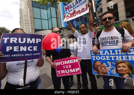 São Paulo, São Paulo, Brasilien. 29. Oktober 2016. Anhänger der US-Präsidentschaftskandidat Donald Trump Rallye in Sao Paulo, Brasilien am 29. Oktober 2016. © Cris Faga/ZUMA Draht/Alamy Live-Nachrichten Stockfoto