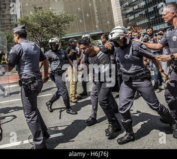 São Paulo, São Paulo, Brasilien. 29. Oktober 2016. Anhänger der US-Präsidentschaftskandidat Donald Trump Rallye in Sao Paulo, Brasilien am 29. Oktober 2016. © Cris Faga/ZUMA Draht/Alamy Live-Nachrichten Stockfoto