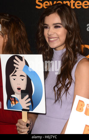 Beverly Hills, Ca. 29. Oktober 2016. 29. Oktober 2016 fordern Hailee Steinfeld auf das Foto für den Rand von siebzehn Jahren im Four Seasons Hotel in Beverly Hills, Kalifornien. © David Edwards/Medien Punch/Alamy Live-Nachrichten Stockfoto