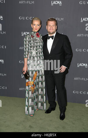 Los Angeles, Ca, USA. 29. Oktober 2016. James Corden, Julia Carey besucht die 2016 LACMA Kunstfilm Gala Ehren Robert Irwin und Kathryn Bigelow präsentiert von Gucci im LACMA am 29. Oktober 2016 in Los Angeles, Kalifornien. (Credit: Parisa Afsahi/Media-Punch). / Alamy Live News Stockfoto