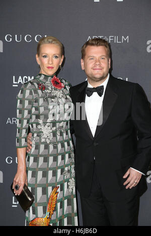 Los Angeles, Ca, USA. 29. Oktober 2016. James Corden, Julia Carey besucht die 2016 LACMA Kunstfilm Gala Ehren Robert Irwin und Kathryn Bigelow präsentiert von Gucci im LACMA am 29. Oktober 2016 in Los Angeles, Kalifornien. (Credit: Parisa Afsahi/Media-Punch). / Alamy Live News Stockfoto