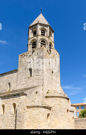 Die romanischen 12. Jahrhundert Kirche Saint-Michel, La Garde-Adhémar, Drôme, Frankreich Stockfoto