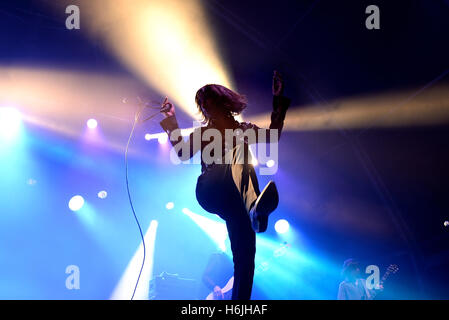 BARCELONA - 4 JUL: Primal Scream (Band) in Konzert im Vida-Festival am 4. Juli 2015 in Barcelona, Spanien. Stockfoto