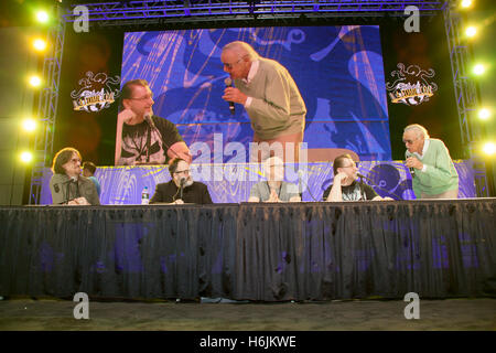 STAN LEE LA Comic-CON: 29. Oktober 2016, Los Angeles, Kalifornien. Stan Lee mit Marvel-Machern diskutieren ihre Arbeit. Stockfoto