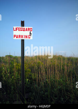 Zeichen für Rettungsschwimmer, Parkplatz am Ditch Plains Beach Montauk New York Stockfoto