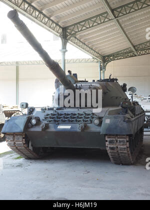 historische militärische Tankfahrzeug ausgestellten Königlichen Museum der Streitkräfte und der militärischen Geschichte Cinquantenaire Park Brüssel Stockfoto