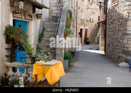 Restaurant in der Altstadt, Umag, Istrien, Kroatien, Europa Stockfoto