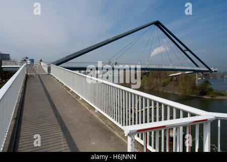 Fußgängerbrücke über den Rhein, Medienhafen, Medienhafen, Düsseldorf, Landeshauptstadt von Nordrhein-Westfalen Stockfoto