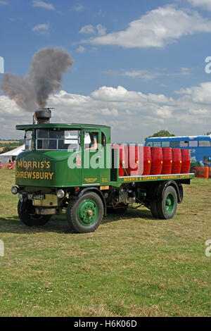 Ein 1931 Sentinel Dampf Wagen auf der Bewegung am Low Ham Steam Rally, Somerset, England, Großbritannien Stockfoto