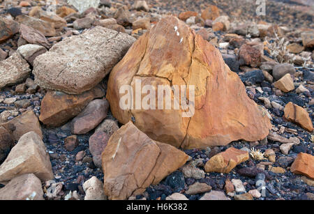 Felsen bei den verbrannten Berg in der Nähe von Twyfelfontein Damaraland Namibia Stockfoto