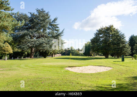 9-Loch-Golfplatz bei Oakley Court, Windsor Road, Wasser, Oakley, Windsor, Berkshire, England, Vereinigtes Königreich Stockfoto
