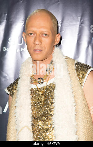 Los Angeles, Kalifornien USA. 29. Oktober 2016. Musikproduzent Quincy Jones III besucht Avant Garde Magazine 2. jährlichen Masquerade Ball 2016 an der majestätischen Downtown LA in Los Angeles, Califormia USA statt. Sheri Determan @ / Alamy Live News Stockfoto