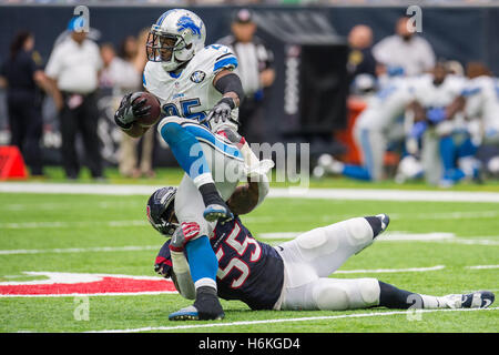 Houston, Texas, USA. 30. Oktober 2016. Houston Texans innen Linebacker Benardrick McKinney (55) kuppelt Detroit Lions Runningback Theo Riddick (25) im 3. Quartal ein NFL-Spiel zwischen den Houston Texans und den Detroit Lions NRG-Stadion in Houston, TX am 30. Oktober 2016. Die Texaner gewannen das Spiel 20-13. Bildnachweis: Trask Smith/ZUMA Draht/Alamy Live-Nachrichten Stockfoto
