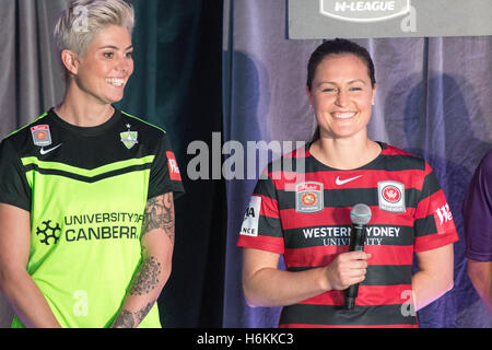 Sydney, Australien. 31. Oktober 2016. Westfield W-League Soccer 2016/2017 Saison in Sydney mit Spieler aus jeder der neun Westfield W-League Clubs (Adelaide United, Brisbane Roar FC United Canberra, Melbourne City FC, Melbourne Victory, Newcastle Jets, Perth Glory, Sydney FC und Western Sydney Wanderers FC) ins Leben gerufen. Bildnachweis: Mjmediabox/Alamy Live-Nachrichten Stockfoto