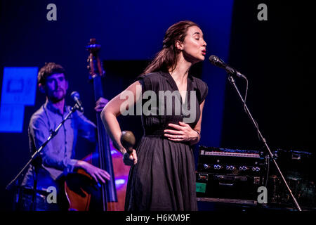 Mailand, Italien. 30. Oktober 2016. Lisa Hannigan führt live auf Fabrique in Mailand, Italien, am 30. Oktober 2016 Credit: Mairo Cinquetti/Alamy Live News Stockfoto