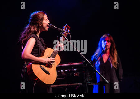 Mailand, Italien. 30. Oktober 2016. Lisa Hannigan führt live auf Fabrique in Mailand, Italien, am 30. Oktober 2016 Credit: Mairo Cinquetti/Alamy Live News Stockfoto