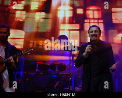 London, UK. 30. Oktober 2016. Die erste Londoner Konzert von einem russischen Sänger Stas Mikhailov, Troxy, London, UK © Nastia M/Alamy Stockfoto