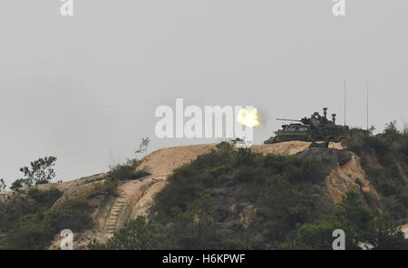 Hong Kong. 31. Oktober 2016. Die Hong Kong Garnison der chinesischen Volksbefreiungsarmee (PLA) hält einen militärischen Drill in Hong Kong Special Administrative Region, Süd-China, 31. Oktober 2016. Bildnachweis: Lui Siu Wai/Xinhua/Alamy Live-Nachrichten Stockfoto