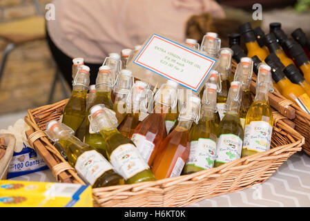 Produziert wird an eine französische Straße Markt, Brentwood, Essex. Stockfoto