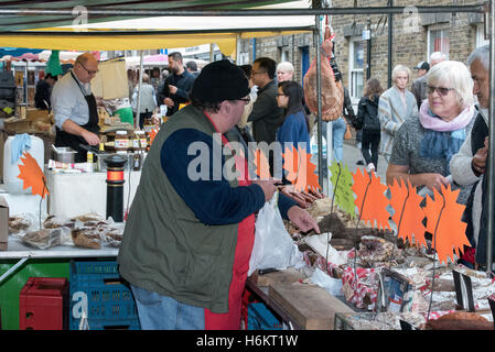 Metzger auf Französisch Straßenmarkt, Brentwood, Essex Stockfoto