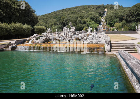 Skulpturen im Park von Caserta Königspalast, Italien Stockfoto