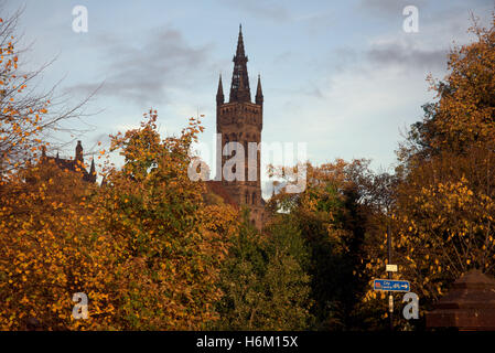 Glasgow Kelvingrove Park enthält die Universität und das Museum in der Parkanlage des wohlhabenden Westend der Stadt Stockfoto