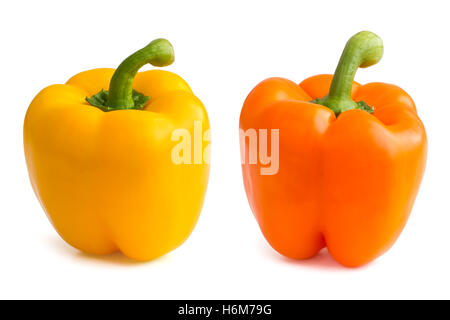 Orange und gelbe Paprika auf weiß. Stockfoto