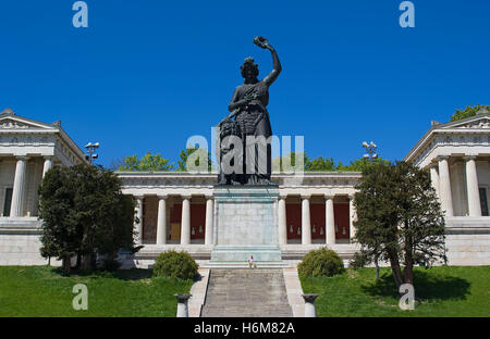 Bavaria mit der Ruhmeshalle in München Stockfoto