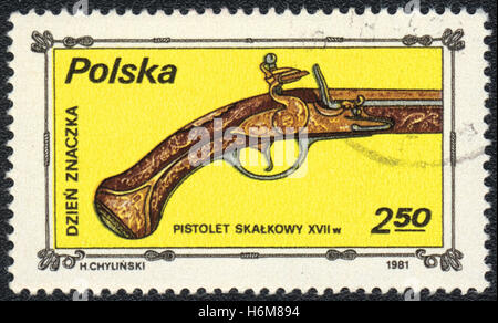 Eine Briefmarke gedruckt in Polen zeigt antike Pistole XVII, ca. 1981 Stockfoto
