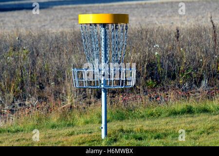 Disc-Golf-Ziel. Stockfoto