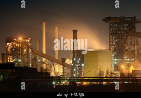 Industrie Nacht Foto langfristige Exposition Stahl Stahlwerk Ofen Salzgitter Stahlwerk Salzgitter Dri kontrastoptimierung Stockfoto