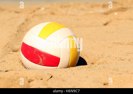 Volleyball im sand Stockfoto