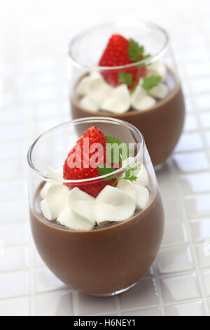 hausgemachte Schokoladenmousse Stockfoto